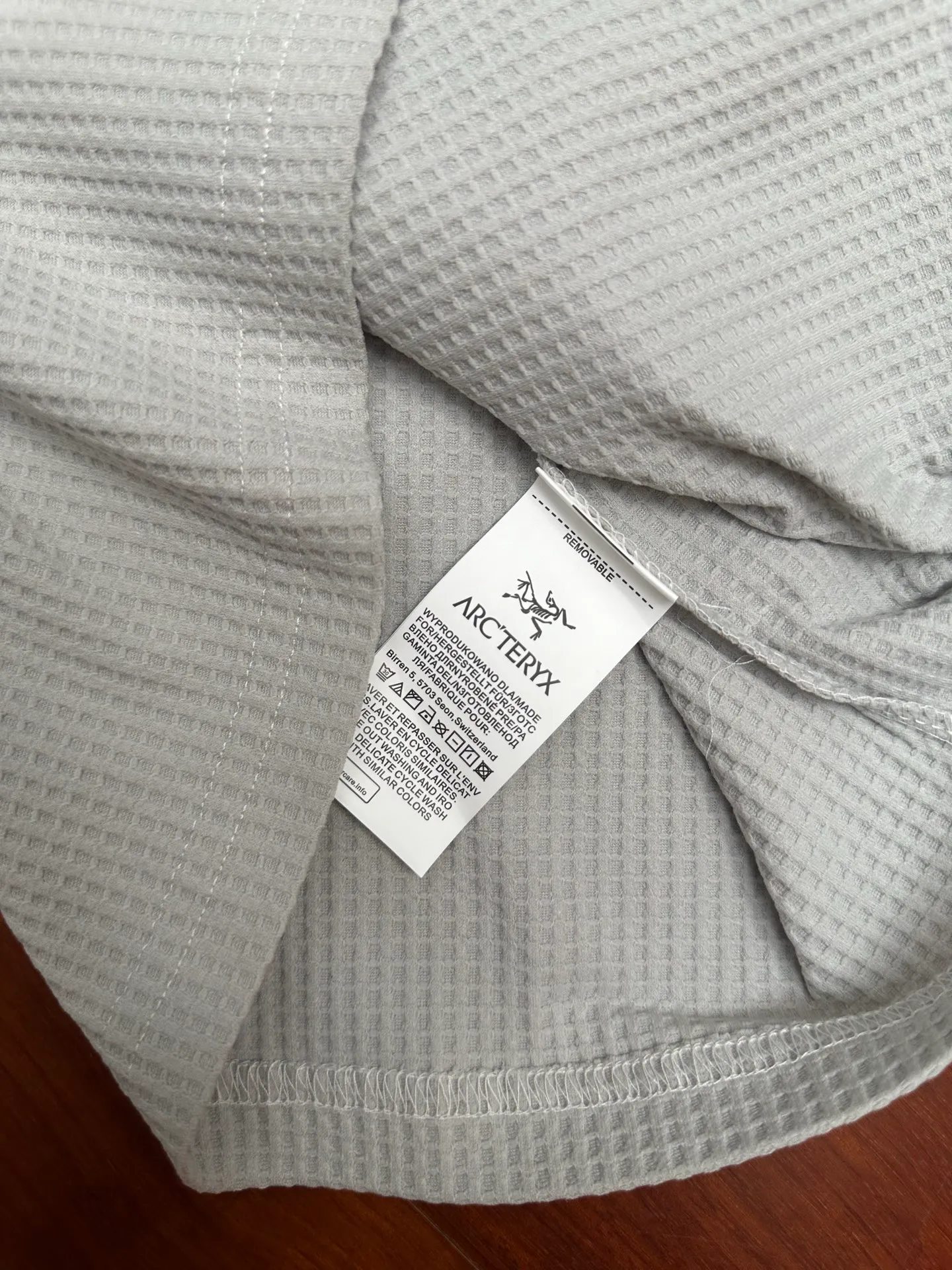 ARC'TERYX/ New Arrival T ， ， ， ， ， 、 、 。 Classic Logo ， 、 、 。 ， ， 。 、 、 ， ！ ：Black，Gray， ，Yellow Sizes：L-3x L